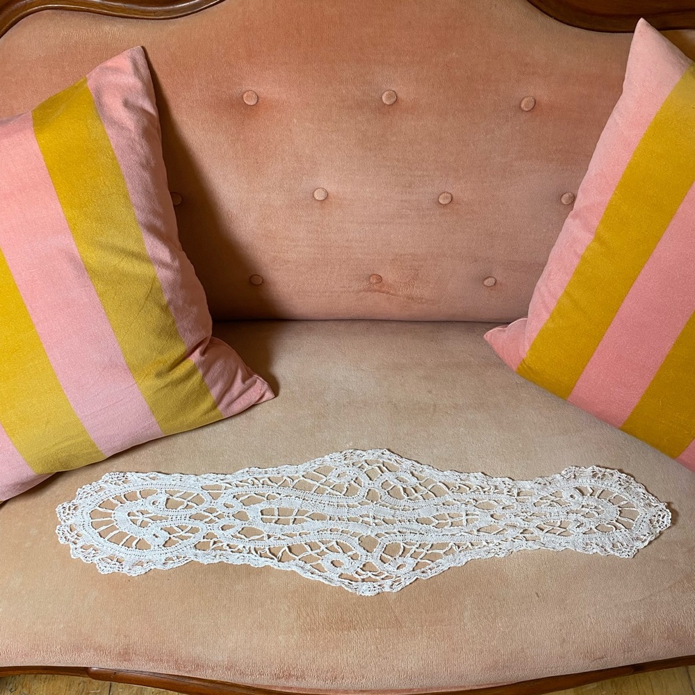 Long lace doily